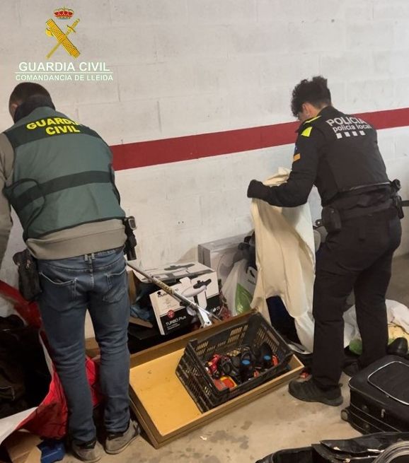 Última hora: Important desplegament policial en un operatiu a Almacelles per tràfic de drogues