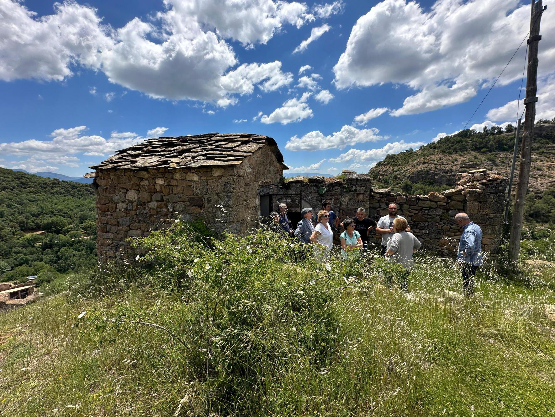 Comencen els treballs per garantir la seguretat d’una ermita romànica del Pallars