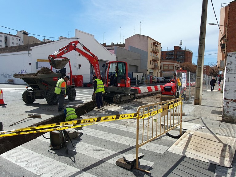 Conductors: Talls de trànsit a Lleida per la pavimentació de la calçada
